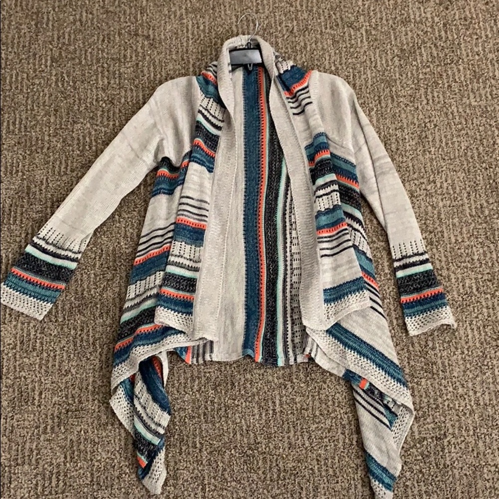 Cute open sweater By Eyeshadow size XL